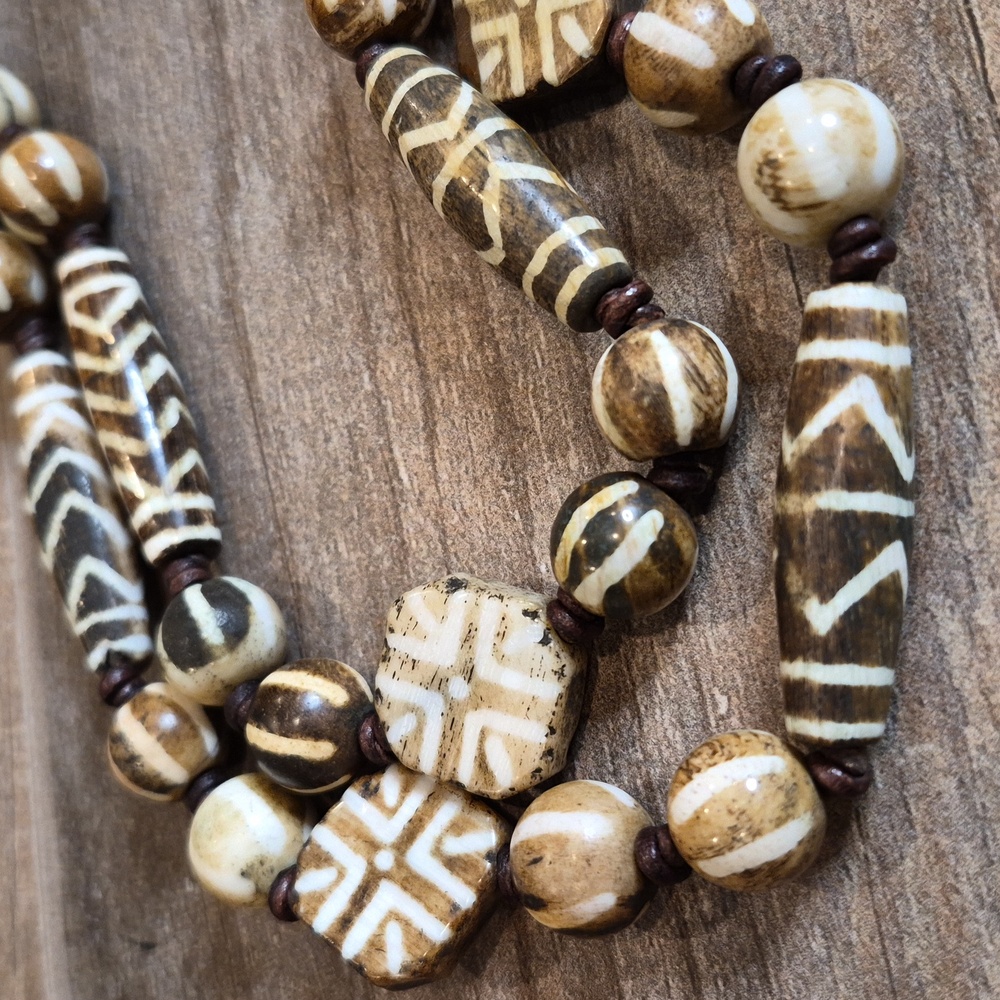 South Asian Burmese Pumtek Pyu Long Beaded Necklace - Picture 8 of 9